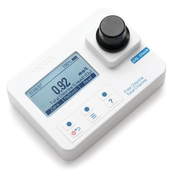 Handheld meter reading chlorine in water