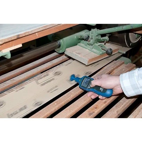 Filling-line speed testing or control equipment, photograph 4 of 10